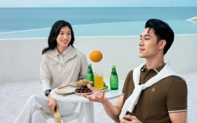 博斯绅威2026春夏大片发布，网球场上的“另一片海”